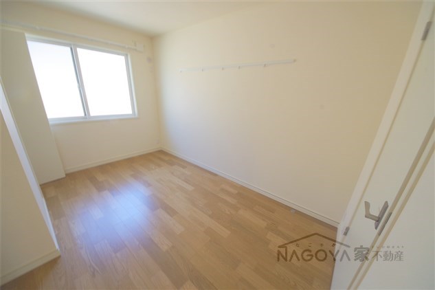 ベルソレイユ春岡 ベッドルーム