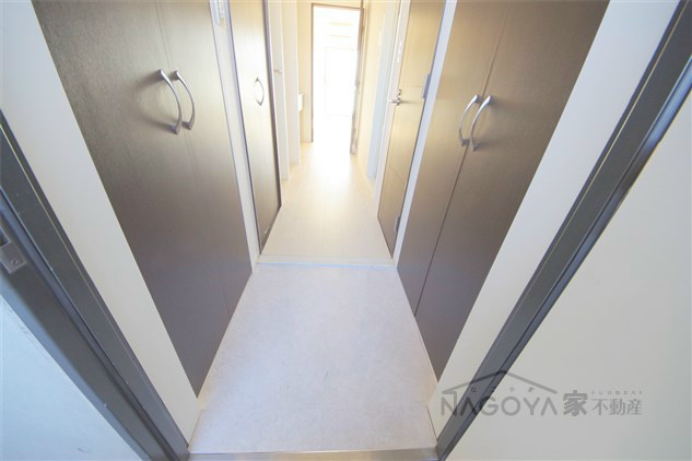 LUMINOUS東別院 玄関