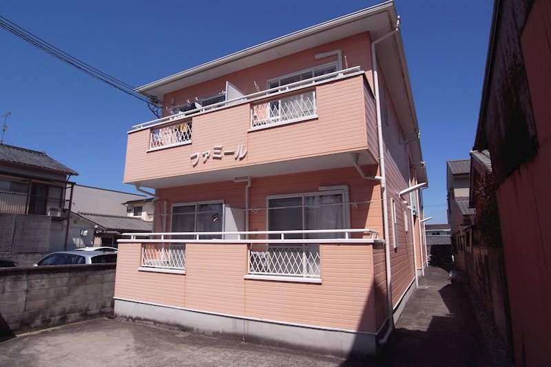 ファミール 外観写真