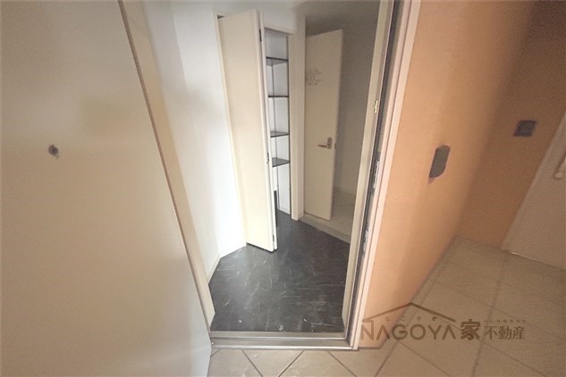 丸の内セントラルハイツ 玄関