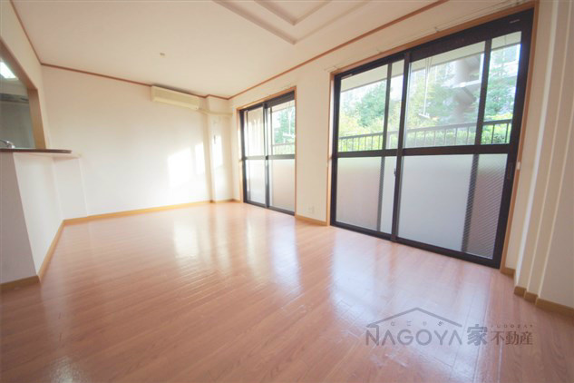 ステイタカダ リビング