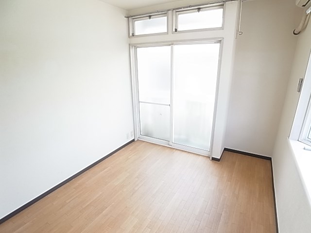 ウィスタリア ベッドルーム