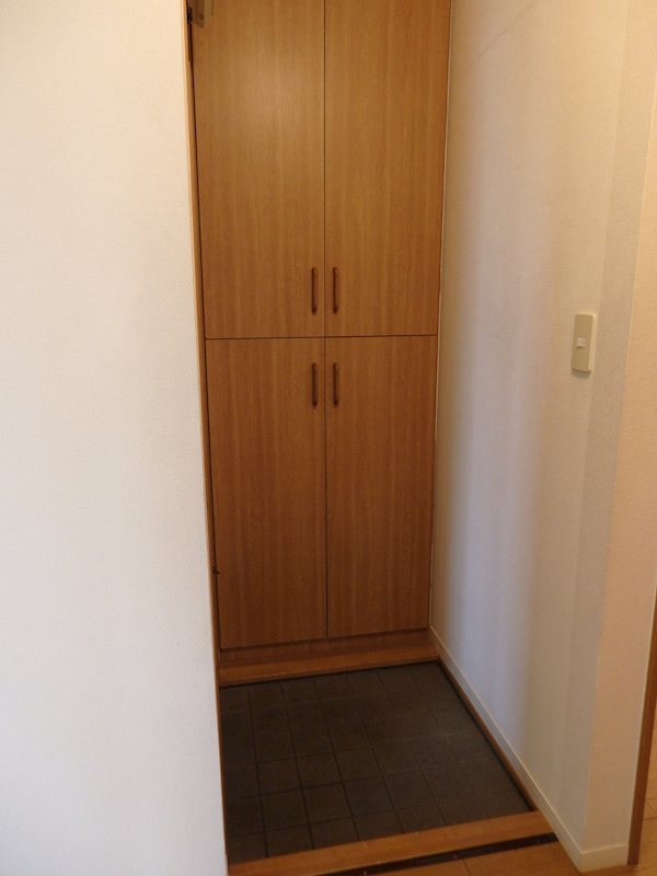 シャトル輝北　B 玄関