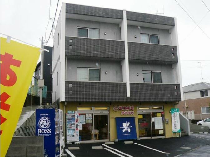 コンフォーレ伊勢原  302号室 外観
