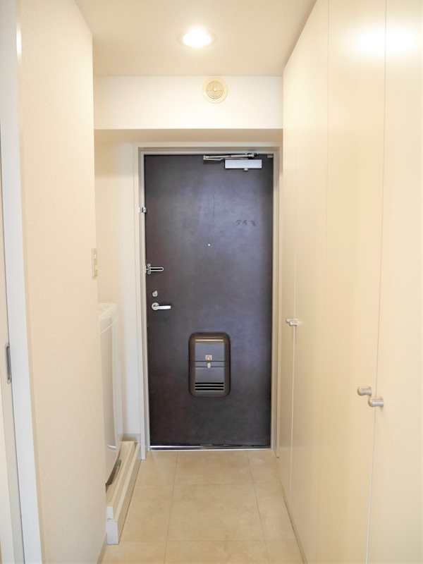 エンリィ学生マンション 玄関