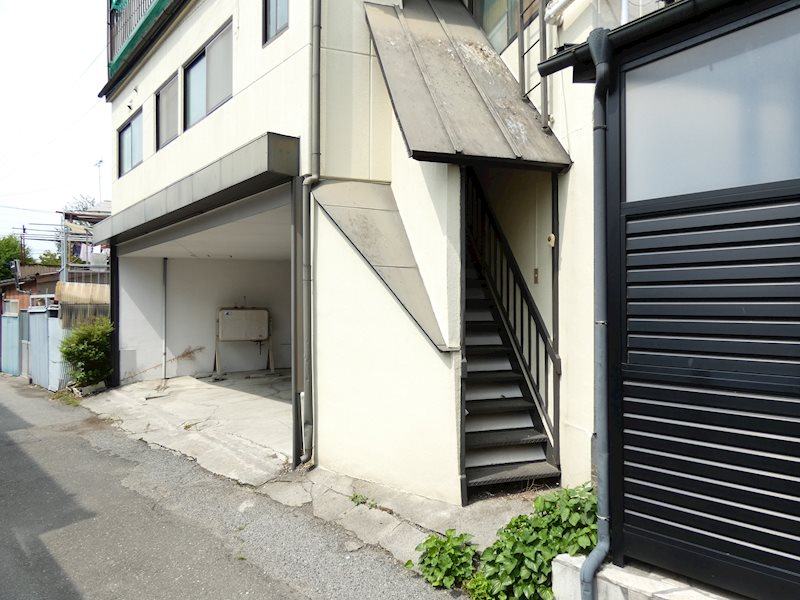 県の森戸建 玄関