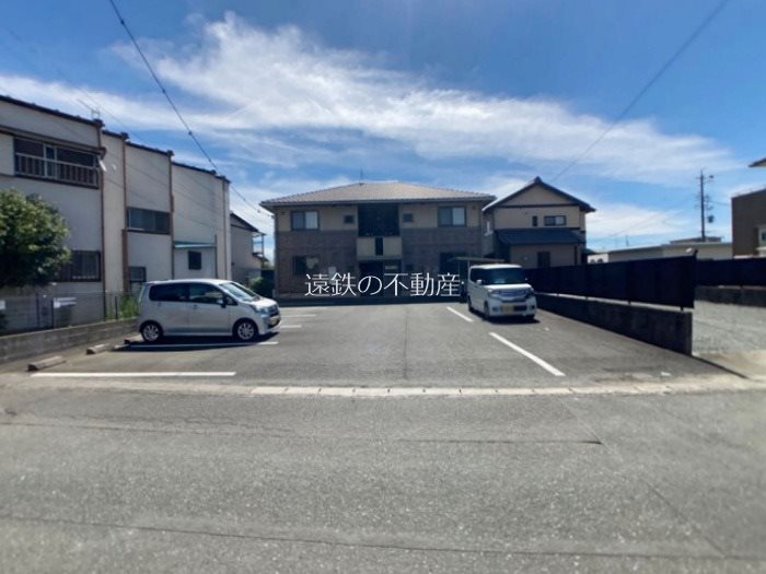 フルール 駐車場