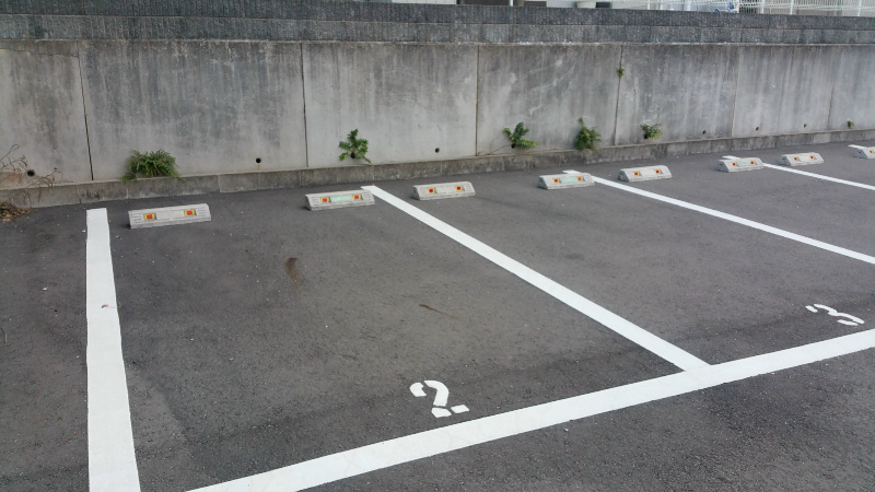 パーキングつばき 玄関