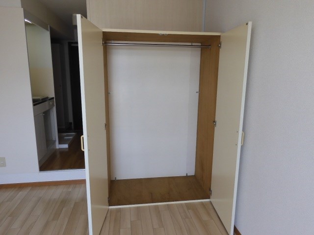 グリューネA棟 収納