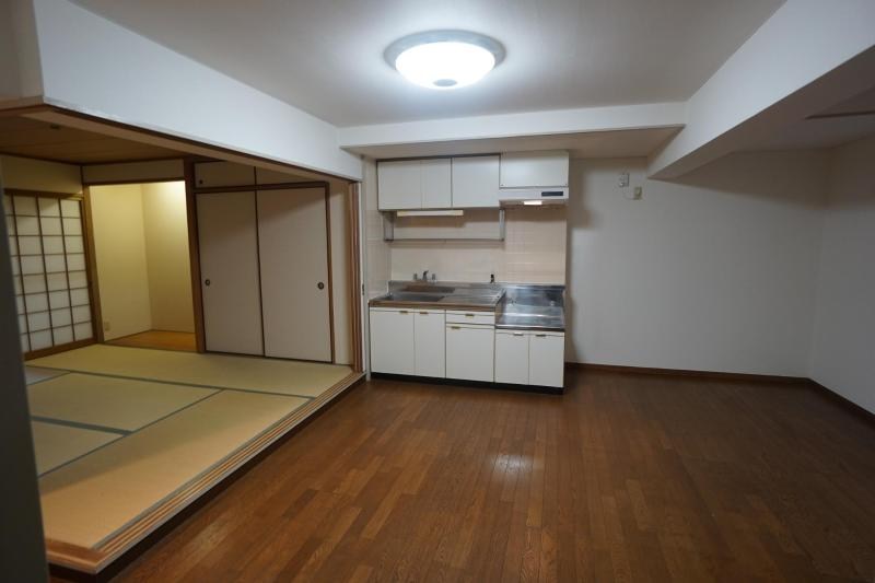 ドムス西高槻 玄関