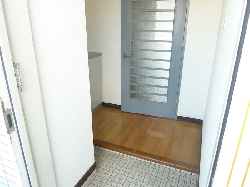 ロイヤルプラザ 玄関