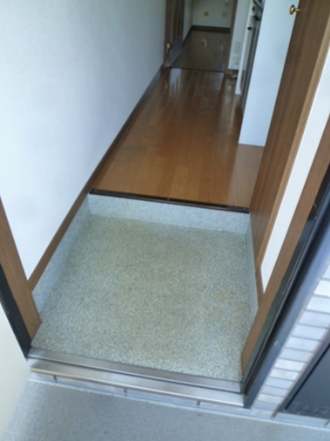 アムール厚木 玄関