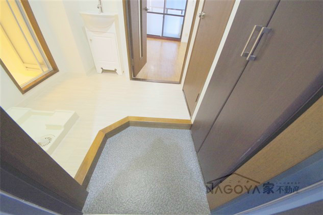 THUマンション 玄関