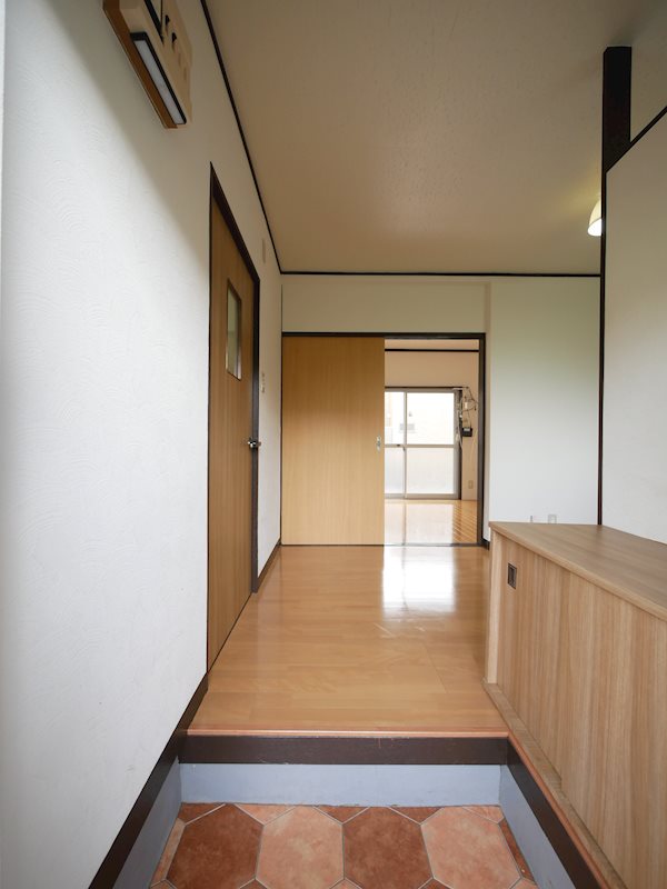小川ハイツ 玄関