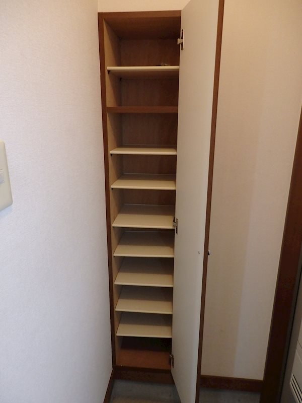 リバーハイツ小牧 玄関