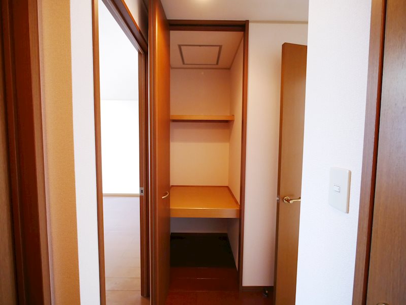 ロイヤルスクエアＣ 収納