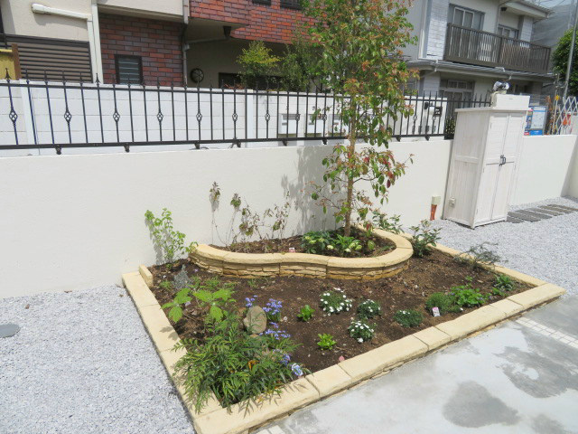 ＣＡＳＡ　ＢＩＡＮＣＡ 庭