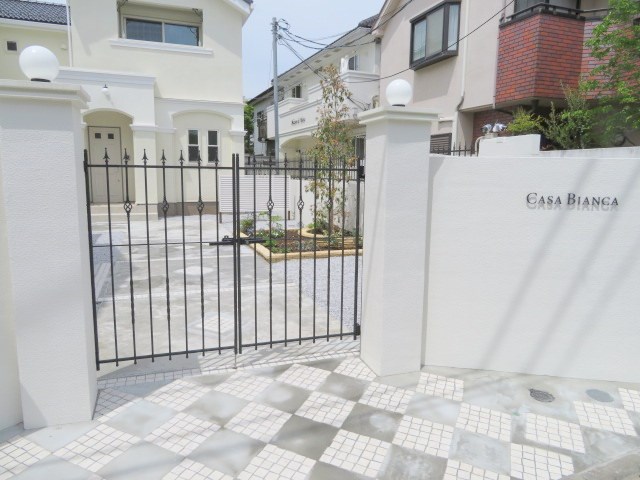 ＣＡＳＡ　ＢＩＡＮＣＡ エントランス