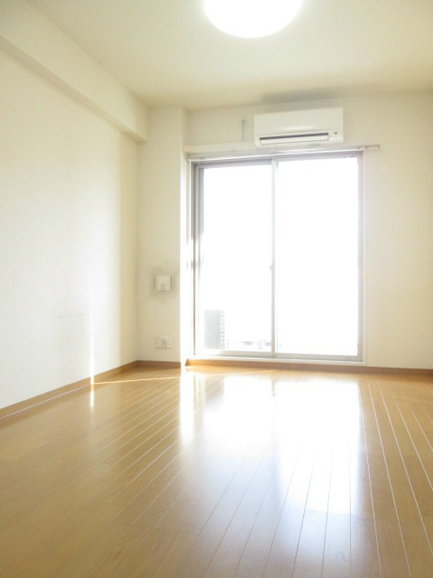 アース湘南台 リビング