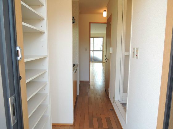 キャッスルウエストII 玄関