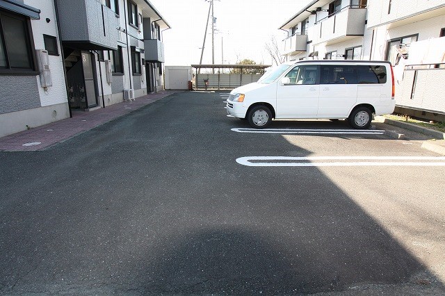 アムール・ヴィルＡ 駐車場