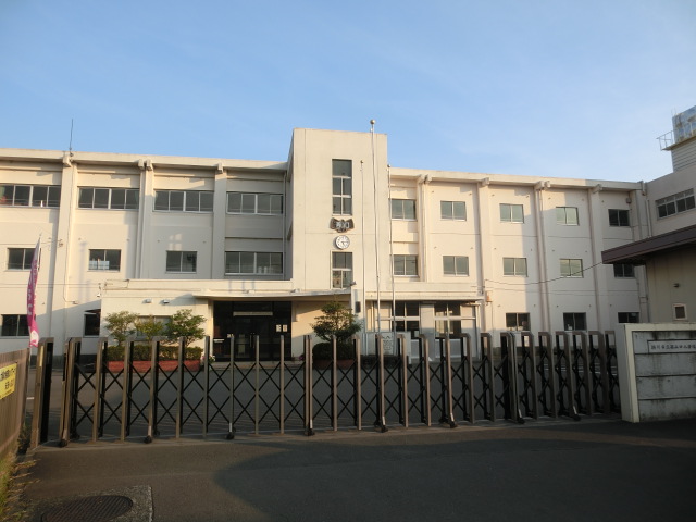 Sunny Vale　A 小学校