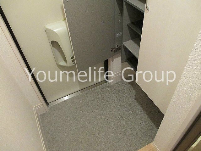 リバーサイドエハラC 玄関