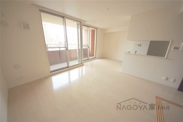 ベレーサ鶴舞公園 リビング