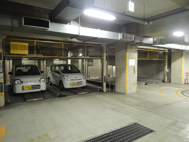 八尾駅前住友生命ビル 駐車場