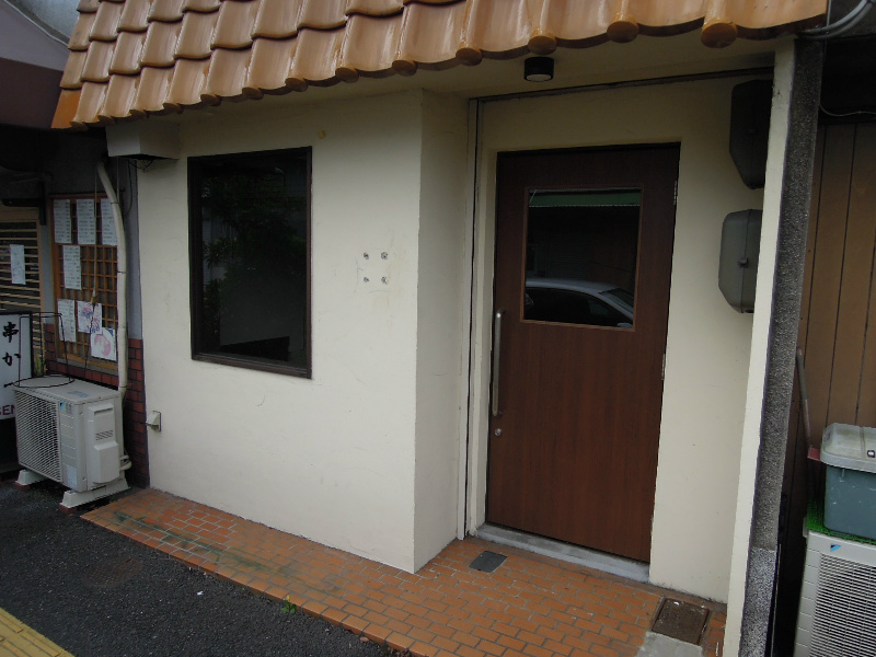 亀井町１丁目店舗 玄関