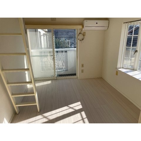 ローズアパートR18 リビング