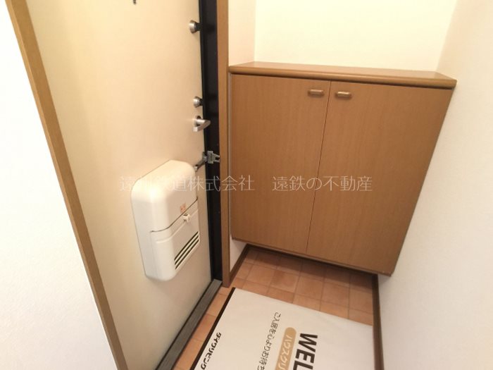 エストハウス　C 玄関