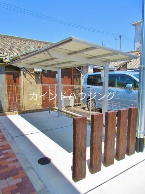 Dear Court 駐車場