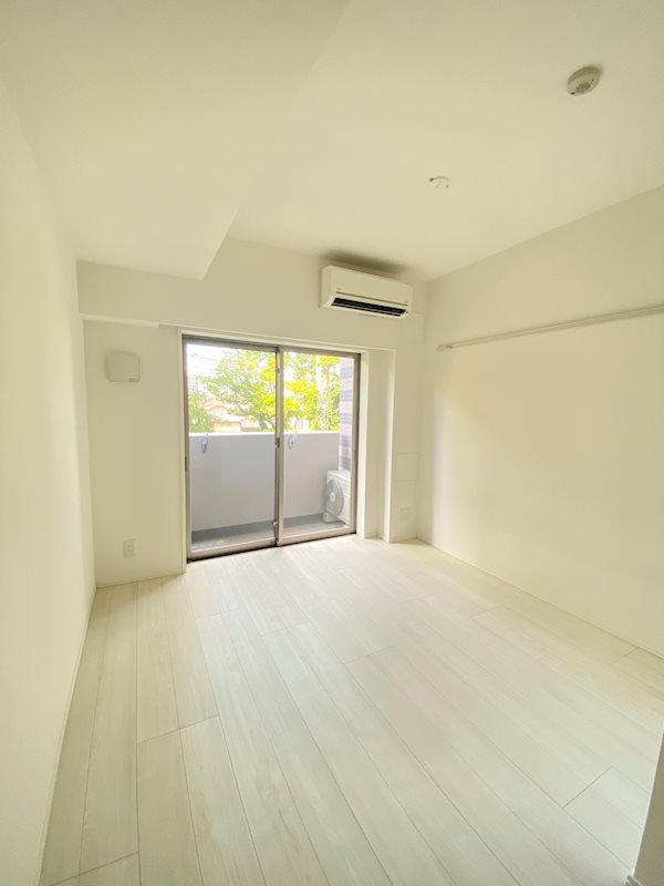 ライジングプレイス綾瀬 玄関