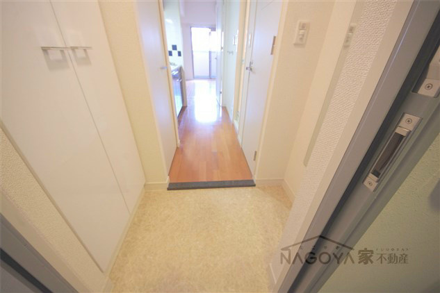 プレサンス泉セントマーク 玄関