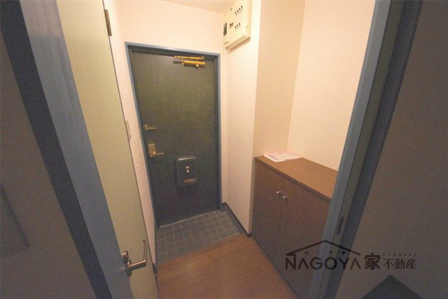 サンライフ千種 玄関