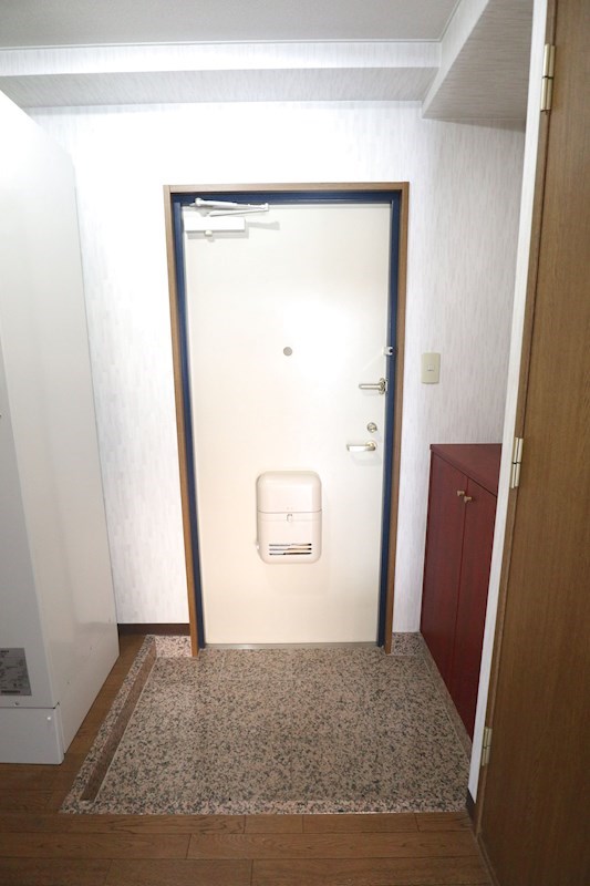 フルール妙法寺 玄関