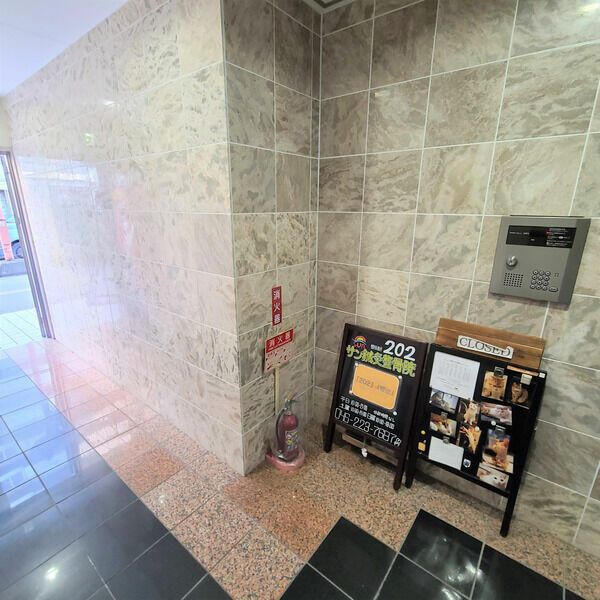 Scene1 ロビー