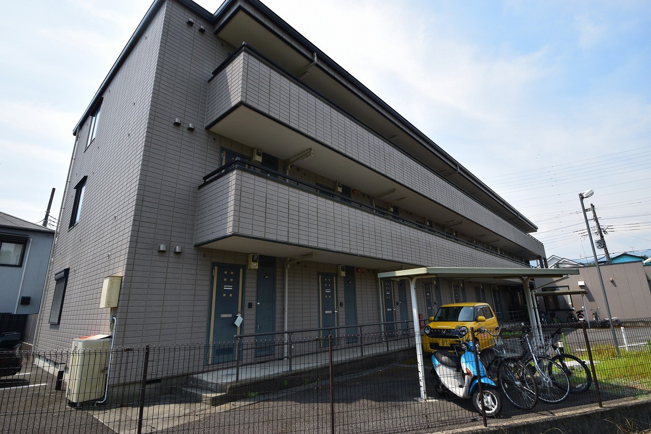 ドミール南足柄 301号室 外観