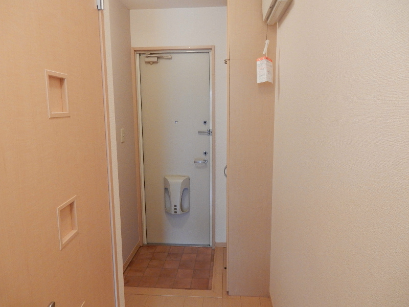 リビングタウンかじま台　A 玄関