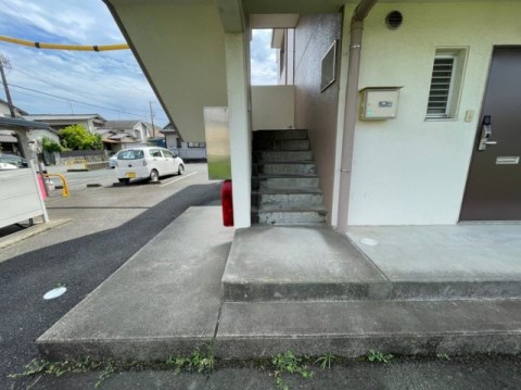 ビーハイヴ エントランス