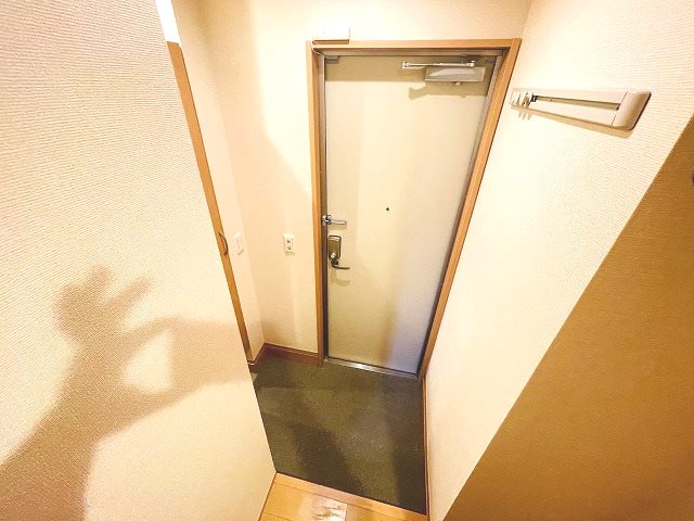 パインヒルズ胡録台 玄関