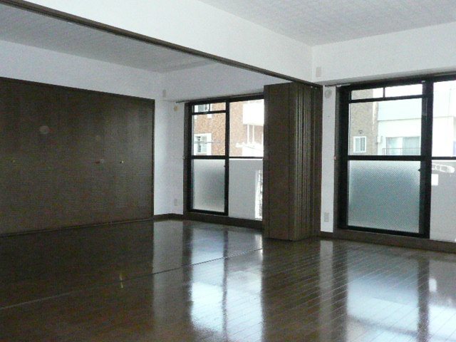 コモドカーサ新神戸 リビング