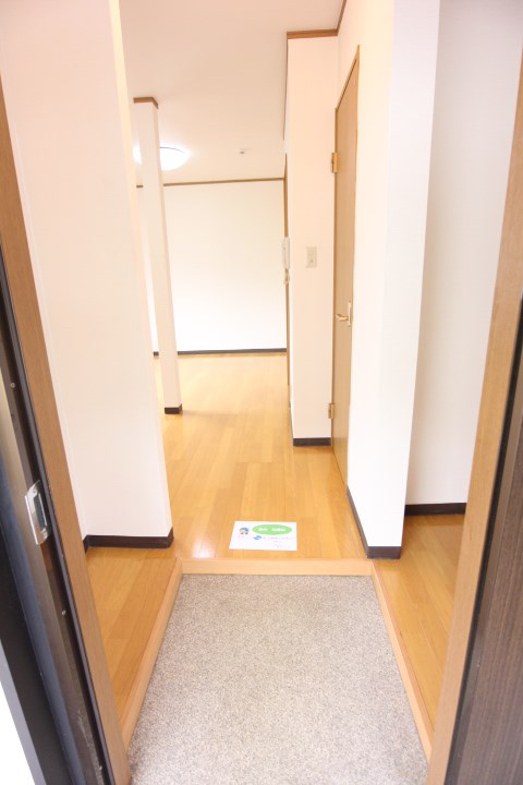 メゾンドリーフ 玄関