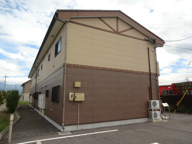 サープラス田島 外観