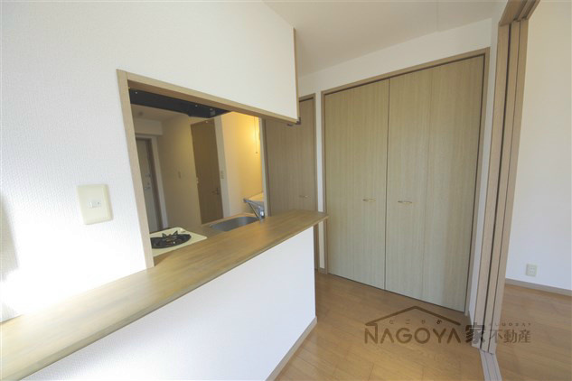 ＨＡＲＡＤＡ栄南ビル リビング