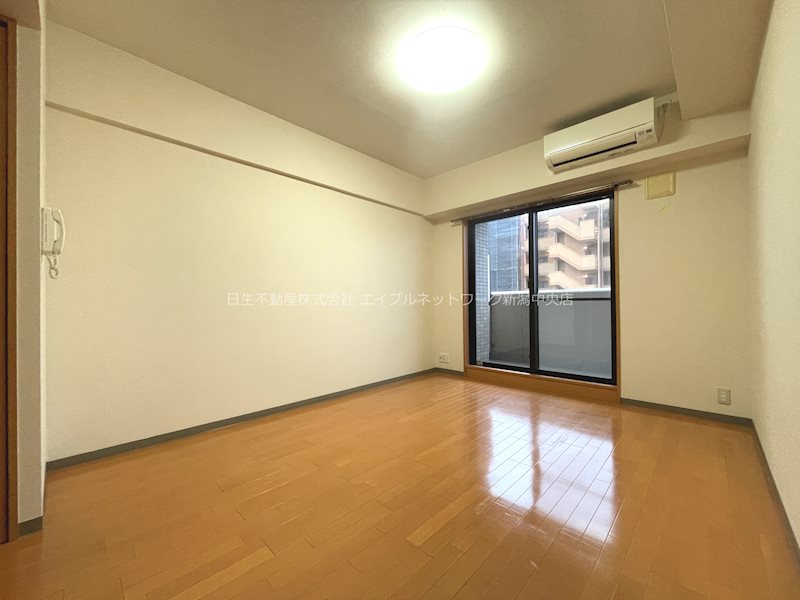 BUENA上大川前通3番町 リビング