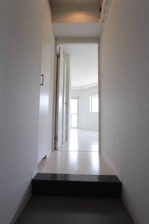 ISORA一番館 玄関