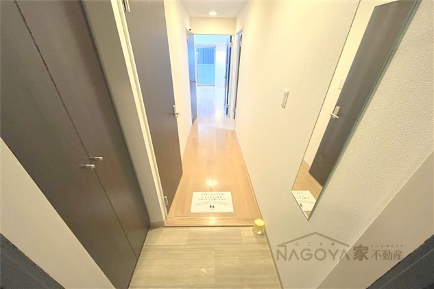 ランドハウス泉 玄関