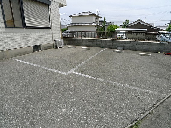 トヴァリーチ その他4